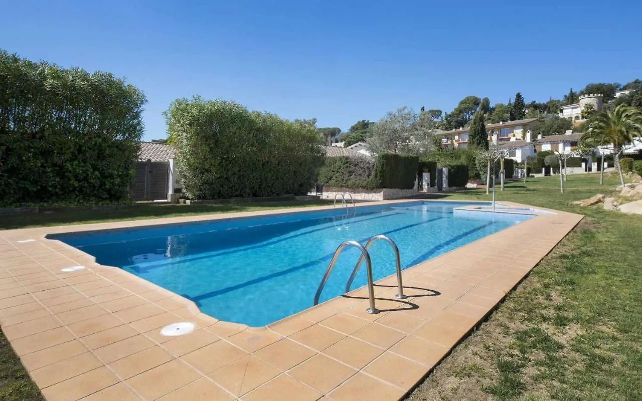 Casa Aurora Piscina Wifi Jardin 56 Pax Villa Girona Holiday home