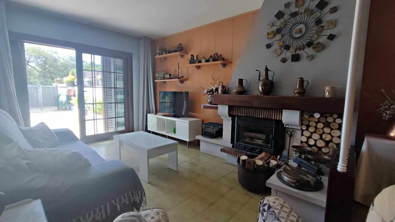Casa Aurora Piscina Wifi Jardin 56 Pax Villa Girona Holiday home